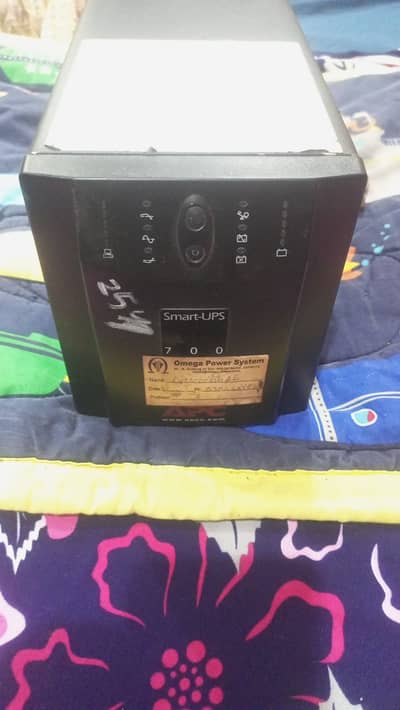 APC UPS 700 For Sale