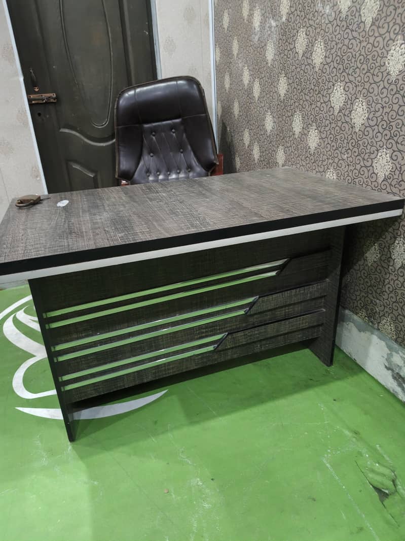 computer table 1