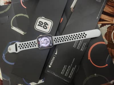 Apple Watch Series 7 Nike edition (41mm)