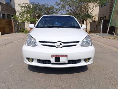 Toyota Platz 2004