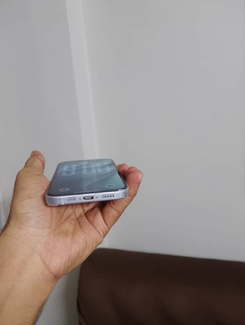 Apple iPhone 15 2