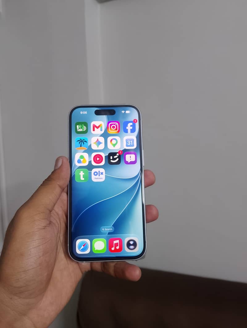 Apple iPhone 15 6