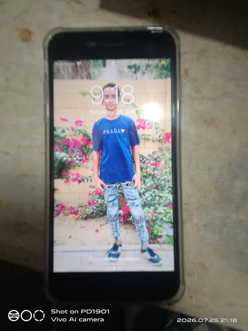 Apple iPhone 6 Plus 1