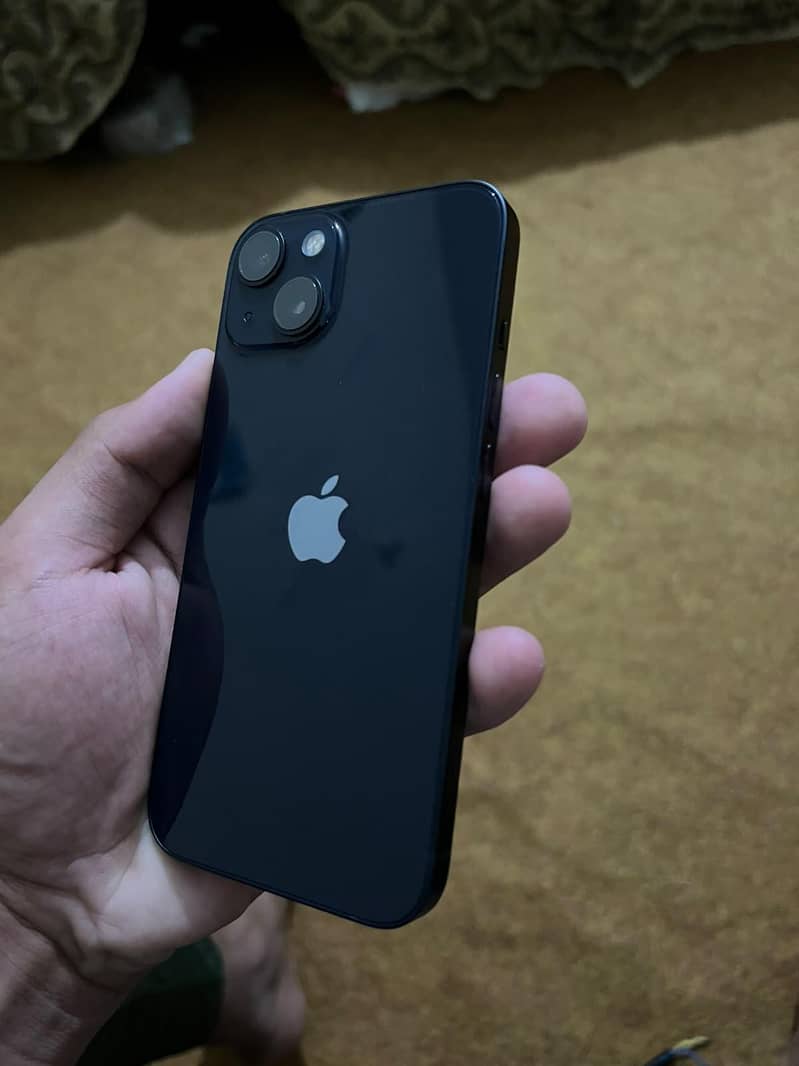 Apple iPhone 13 0