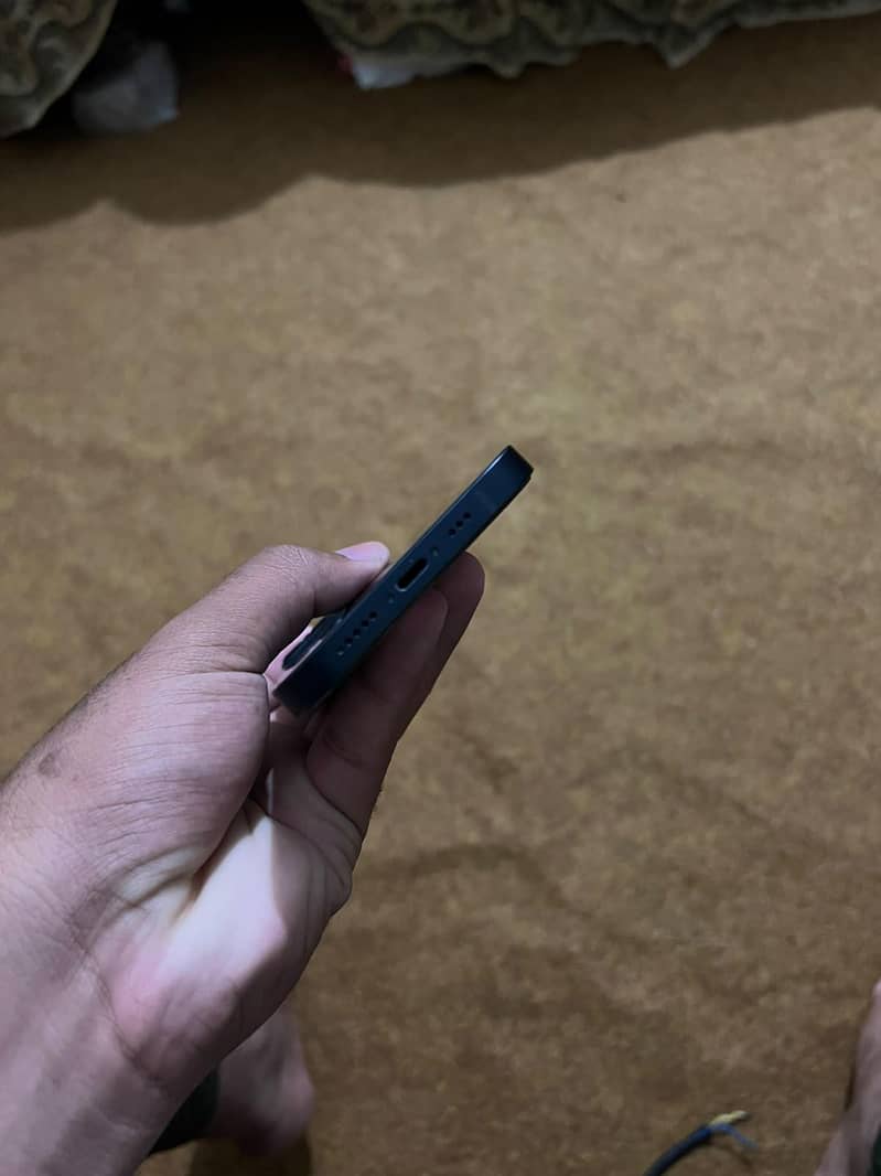 Apple iPhone 13 1