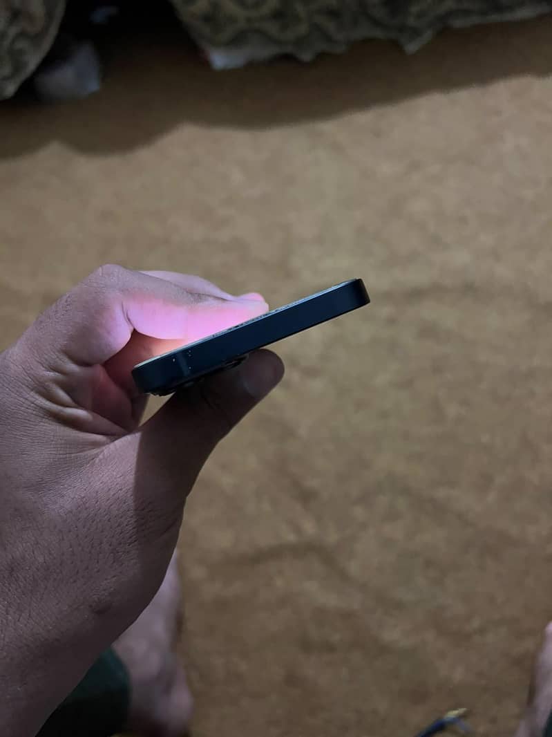 Apple iPhone 13 3