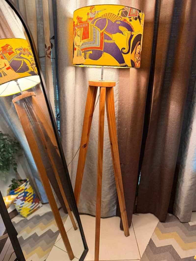 floor lamp 0