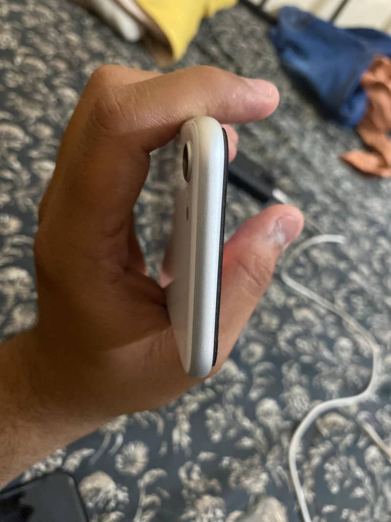 Apple iPhone SE 3