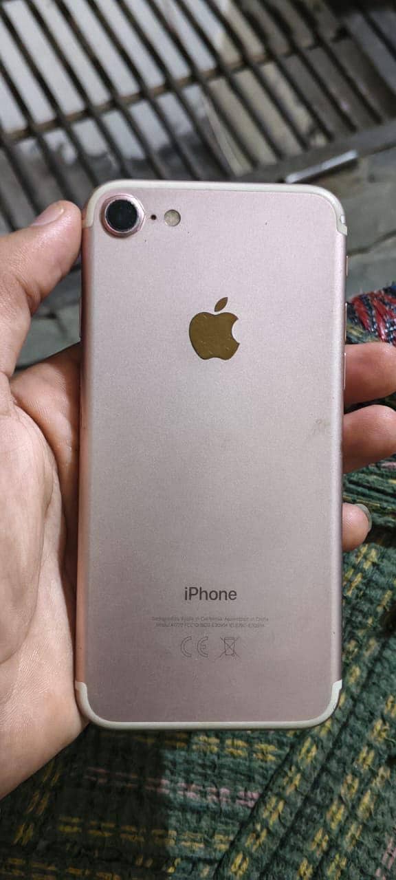 Apple iPhone 7 1