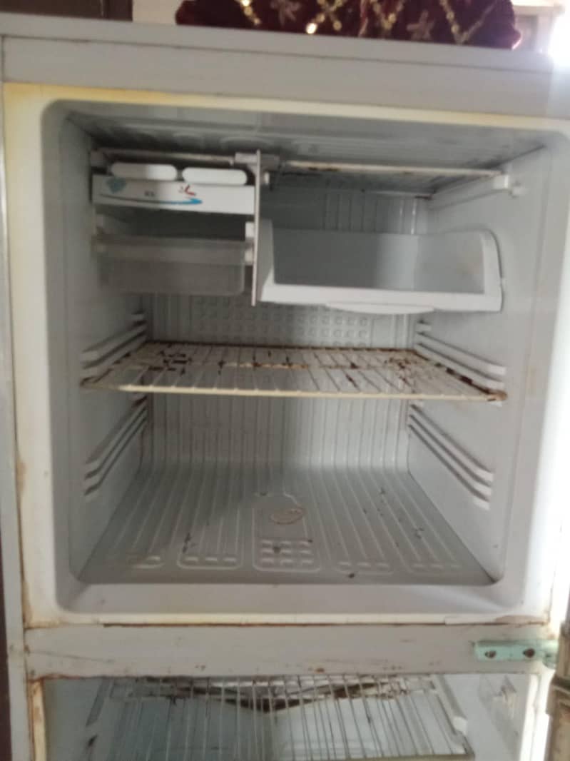pell fridge 3