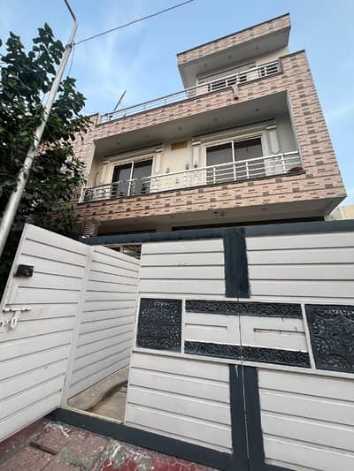 25x40 Double Storey LUXURY HOUSE FOR SALE G-13/ 1, ISLAMABAD