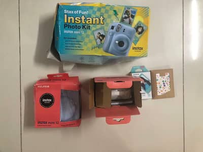 Fujifilm instax mini 12 - instant photo kit (pastel blue) - packed