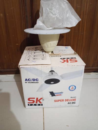 SK fan new condition 10/9 30 W AC/DC inverter fan urgent sale  8000