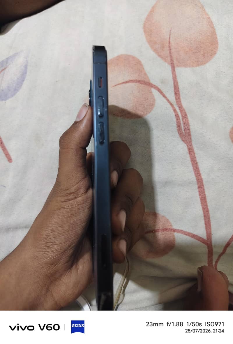 Apple iPhone 12 Pro 4