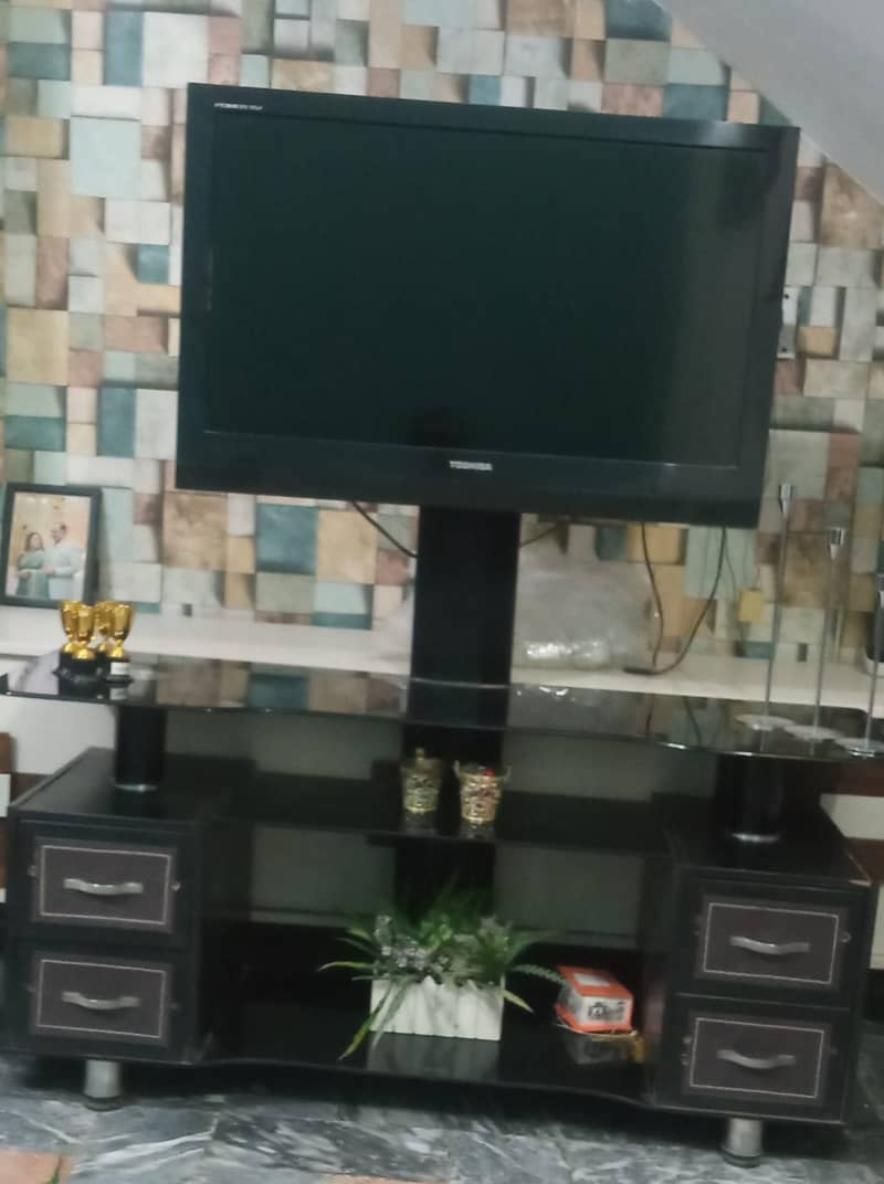 LCD table 0