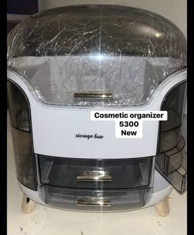 Cosmetic organizer