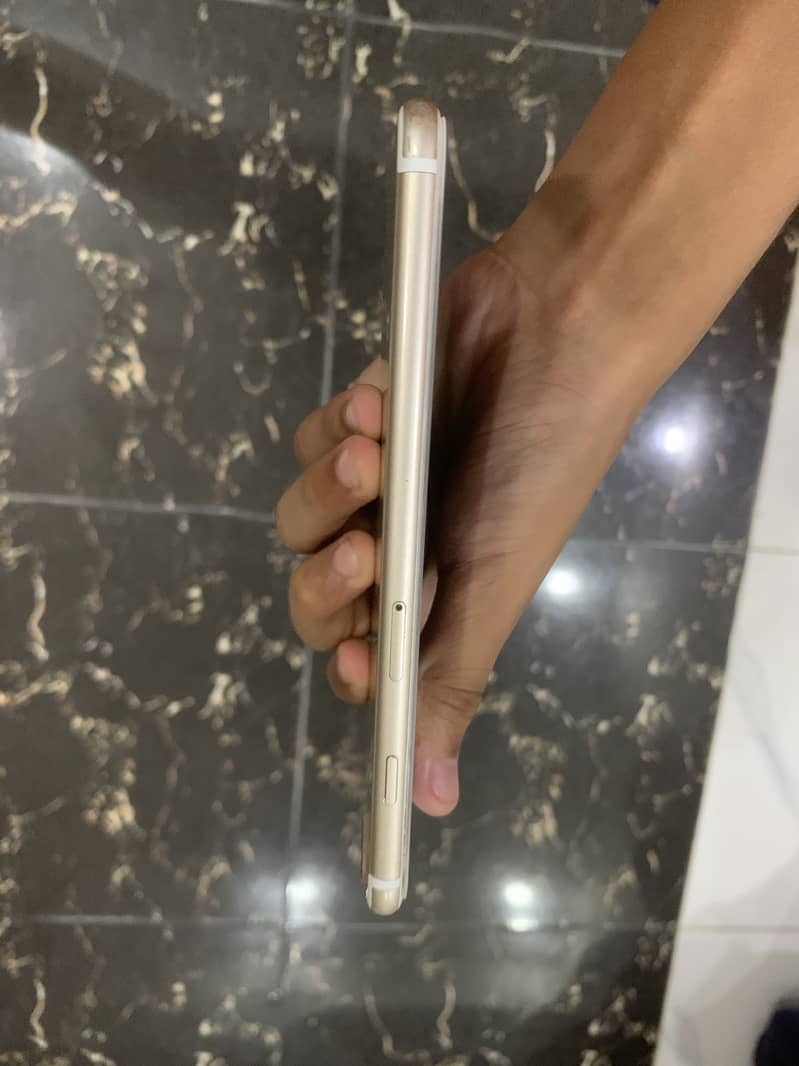 Apple iPhone 7 Plus 4