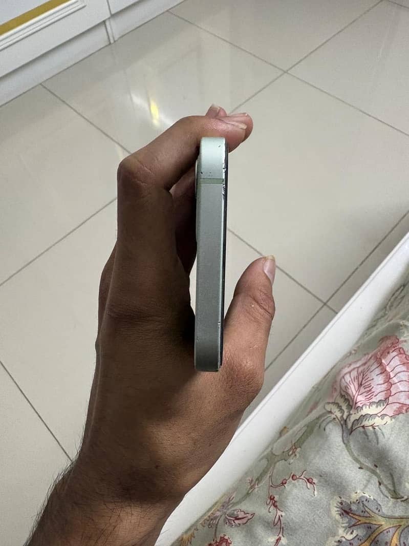 Apple iPhone 12 1