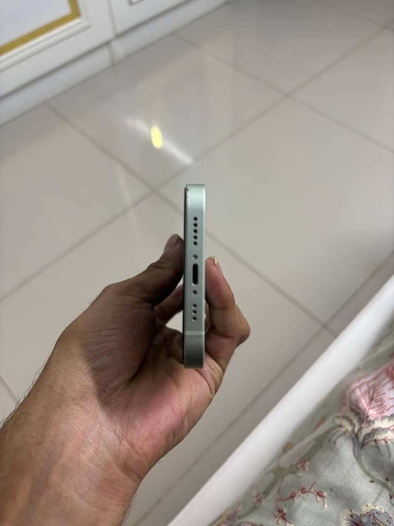 Apple iPhone 12 3