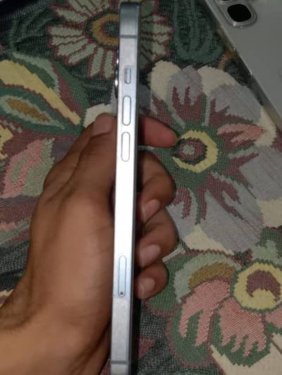 Apple iPhone 14 plus 128 gb 84% battery health