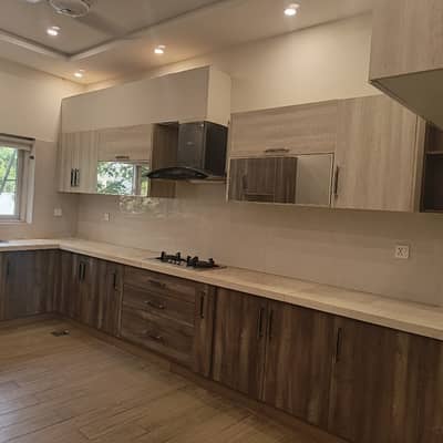 10 Marla Ground Portion Corner For Rent In Bahria Enclave