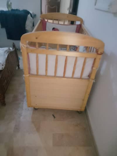 Baby Crib / Cot / Gear with Bedding