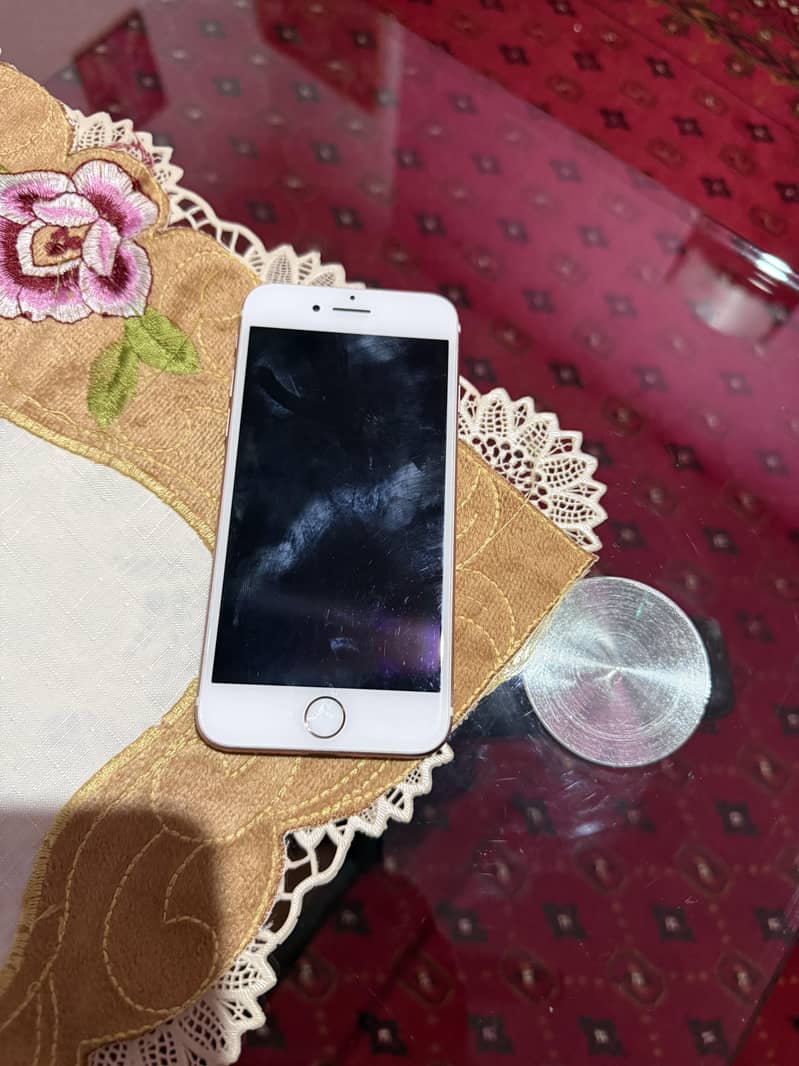 Apple iPhone 7 0