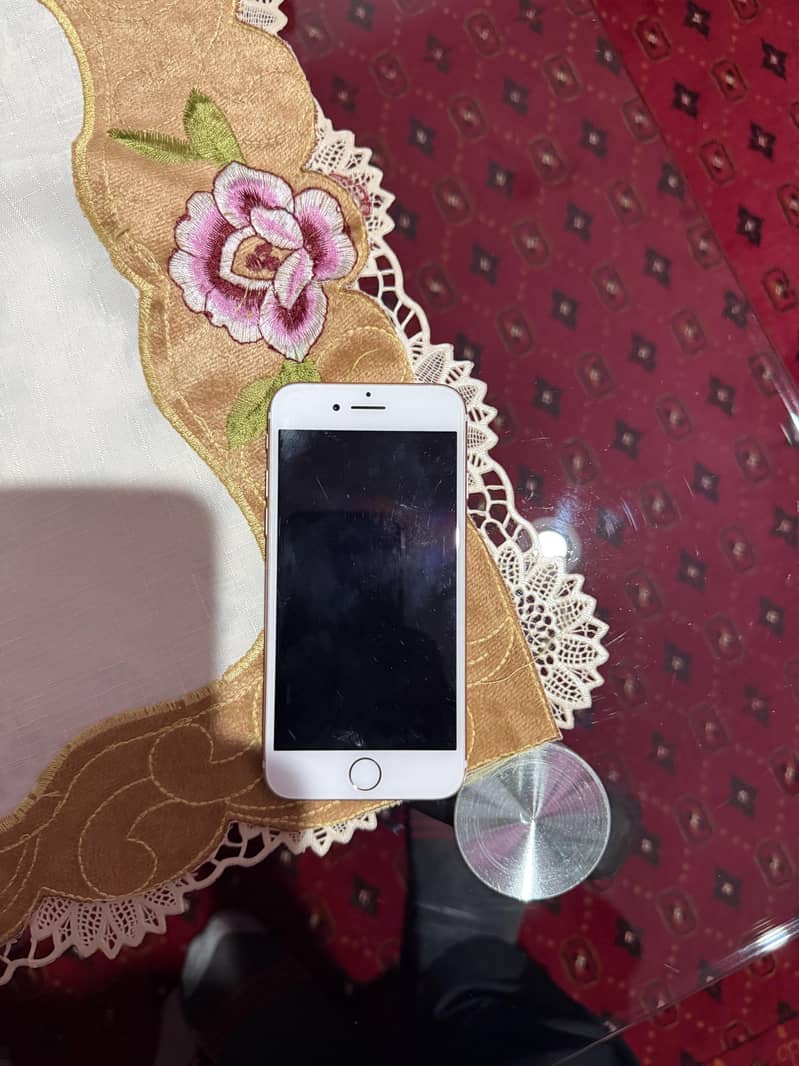 Apple iPhone 7 2