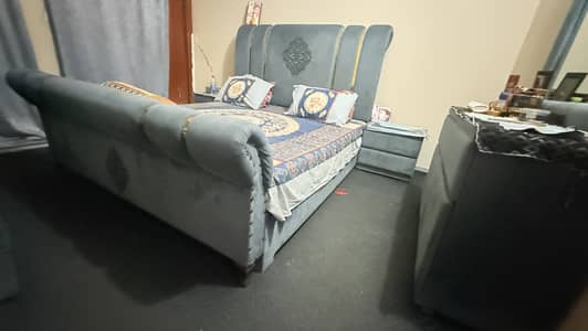 BED + DRESSING TABLE VERY CHEAP PRICE