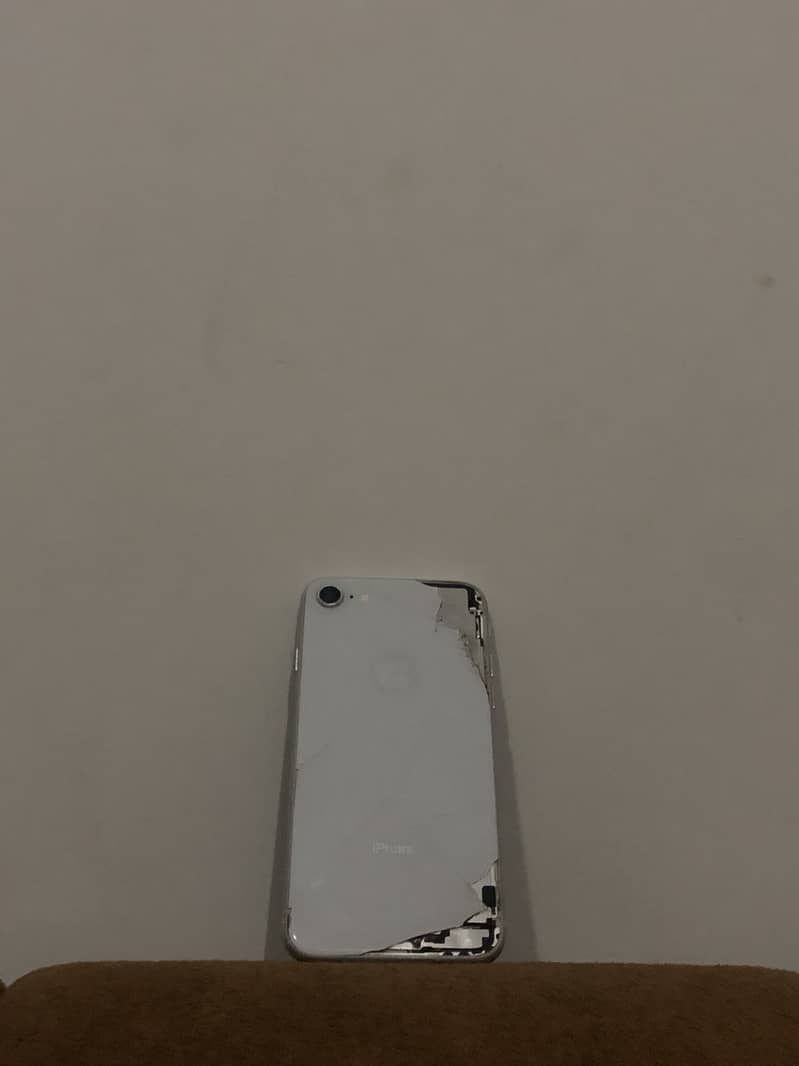 Apple iPhone 8 0