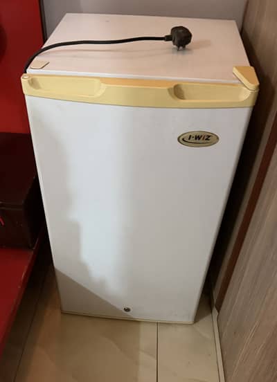 Mini room fridge