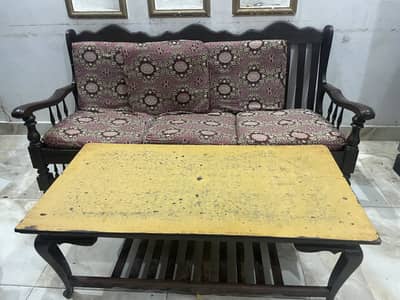 Sofa Set 5 and Wooden Table