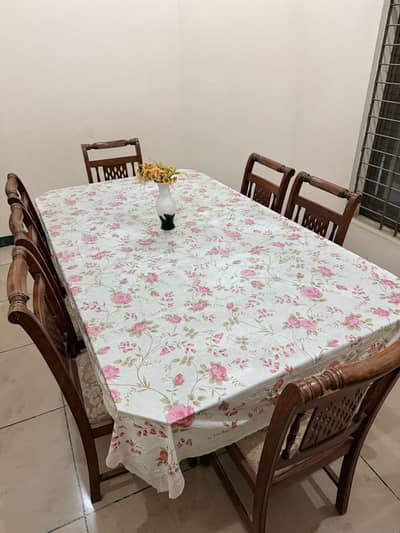 Dining table set with 8 chairs just like new