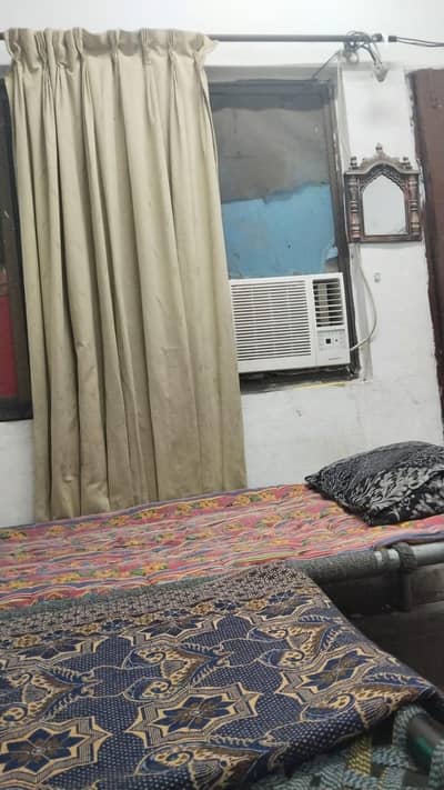 General ac srf ek sall chla hai