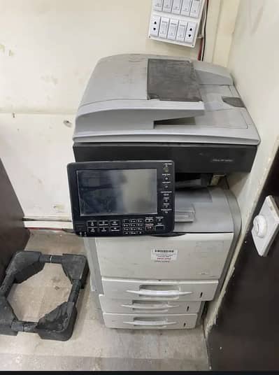 photo copier is not working koi card ka issue hay