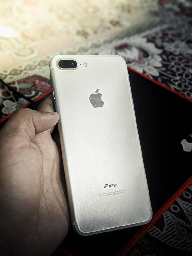 Apple iPhone 7 Plus 0