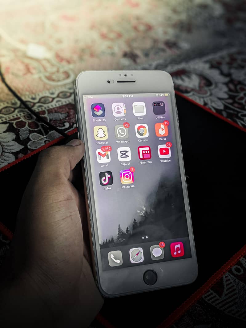Apple iPhone 7 Plus 2