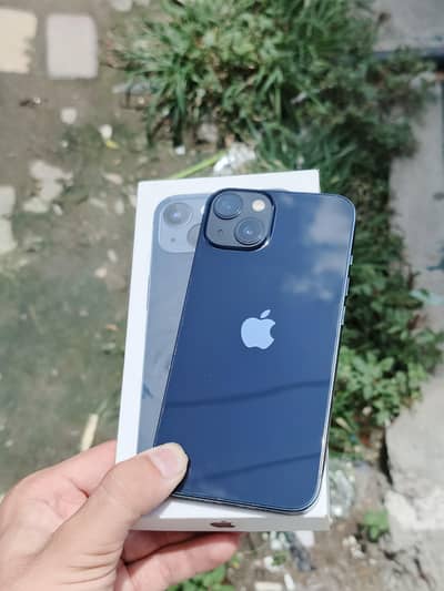 Apple iPhone 13