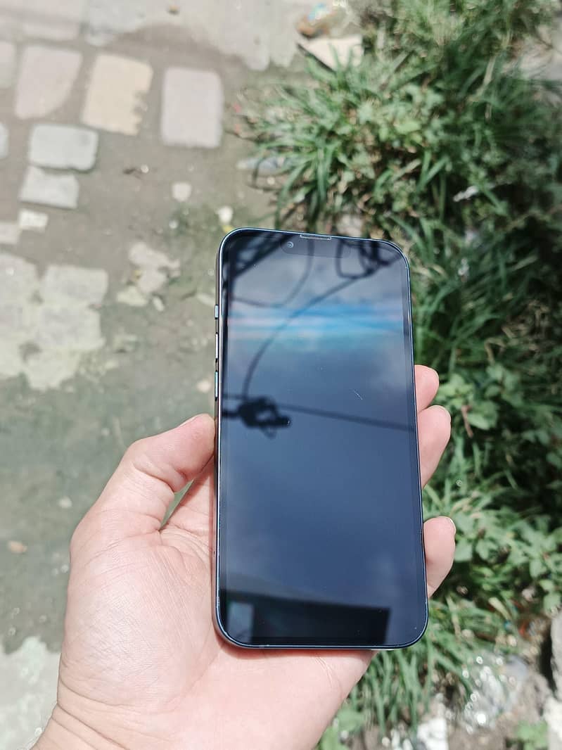 Apple iPhone 13 3