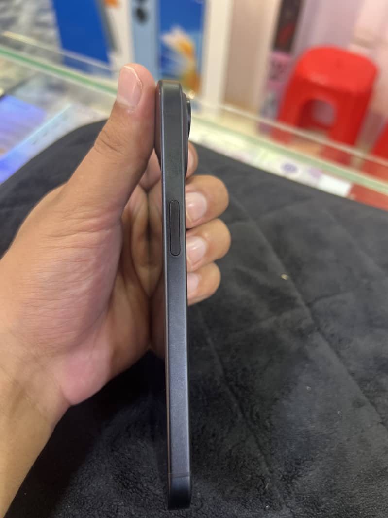 Apple iPhone 15 2