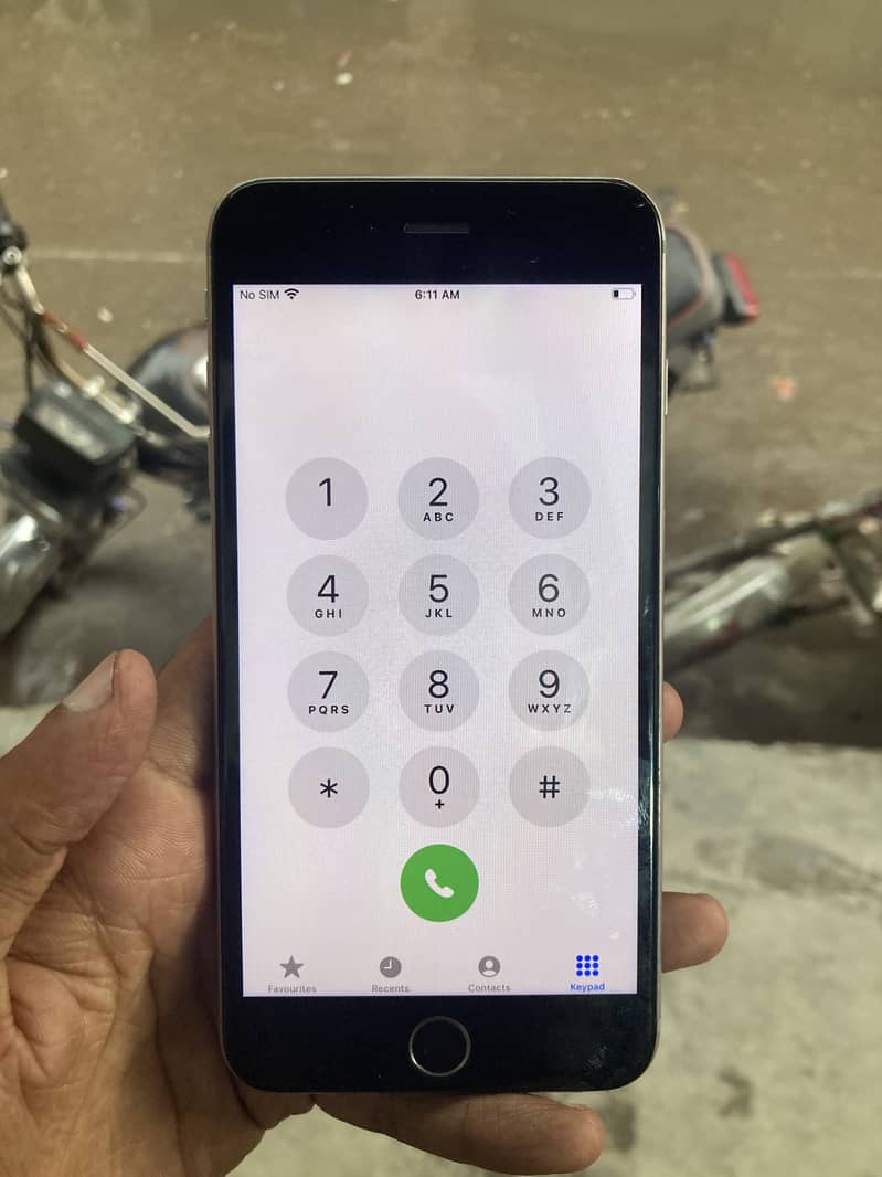 Apple iPhone 6 Plus 1