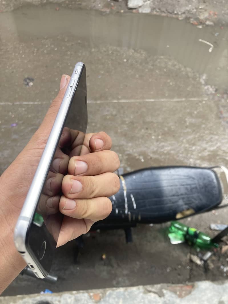 Apple iPhone 6 Plus 5