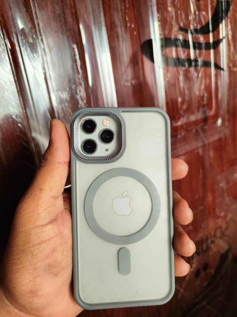 apple iphone 11pro 0