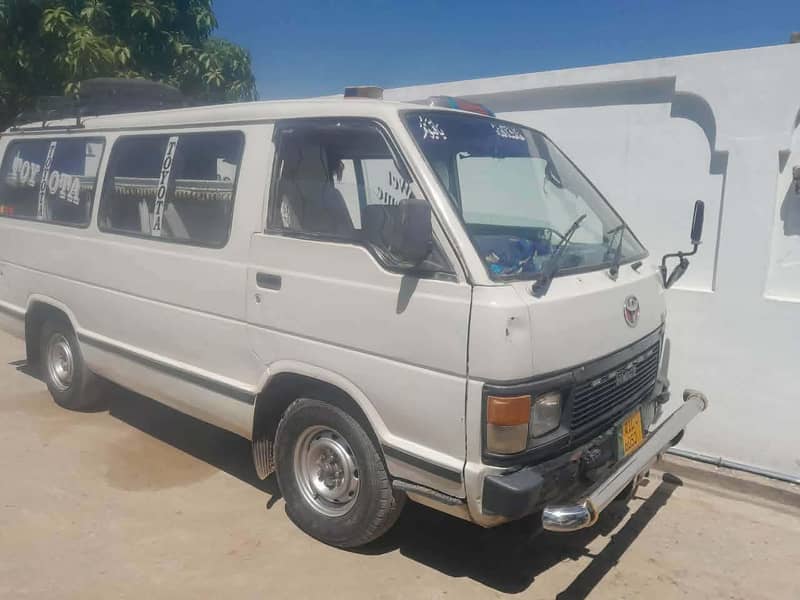 hiace van 1