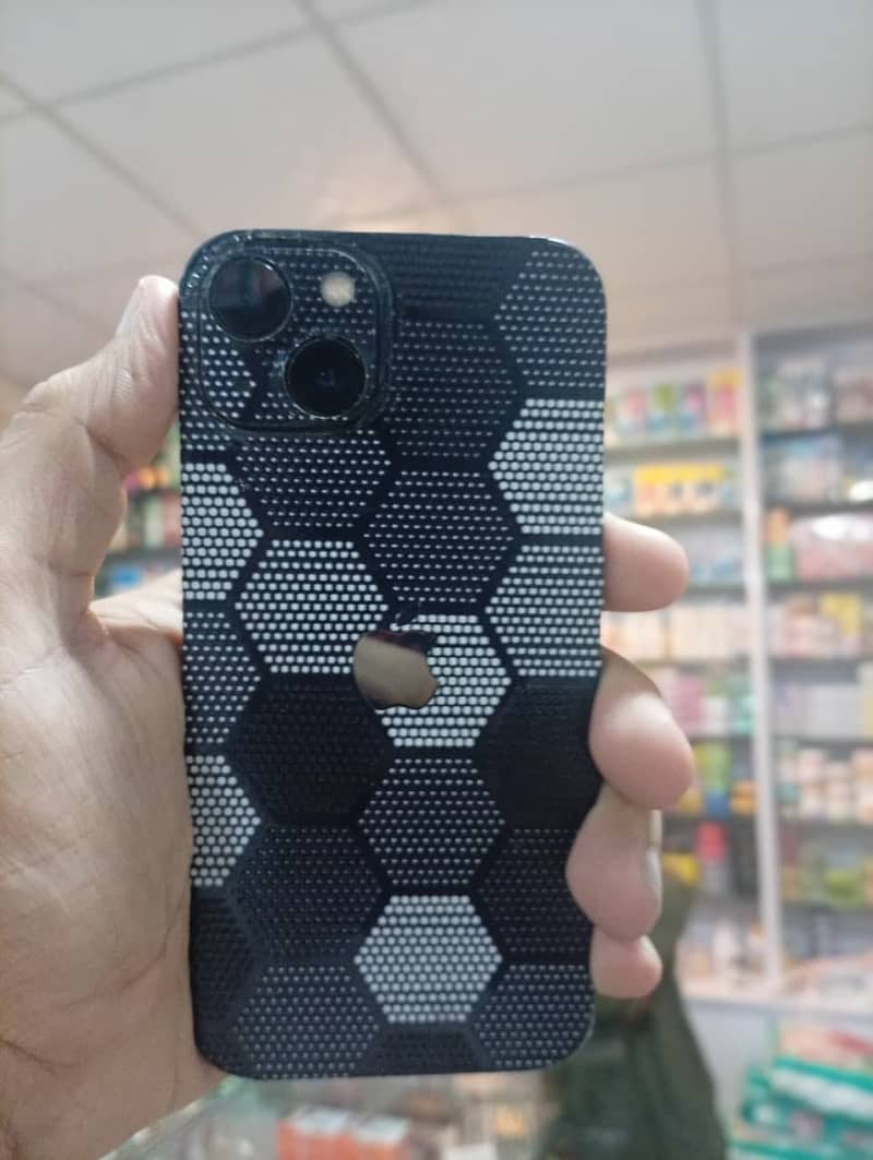 Apple iPhone 13 1