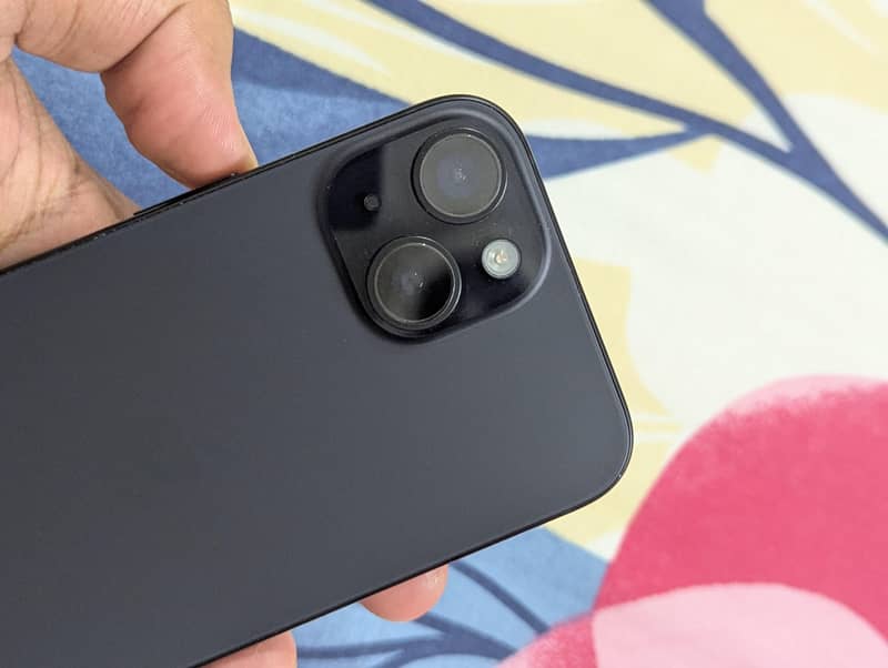 Apple iPhone 15 6