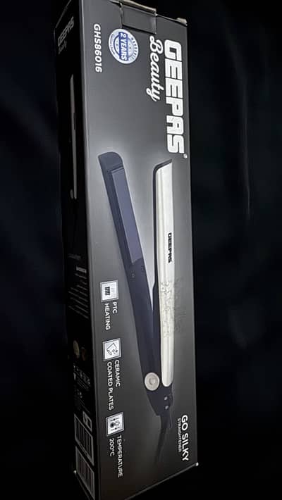 Geepas Go Silky Hair Straightener (Model: GHS86016)