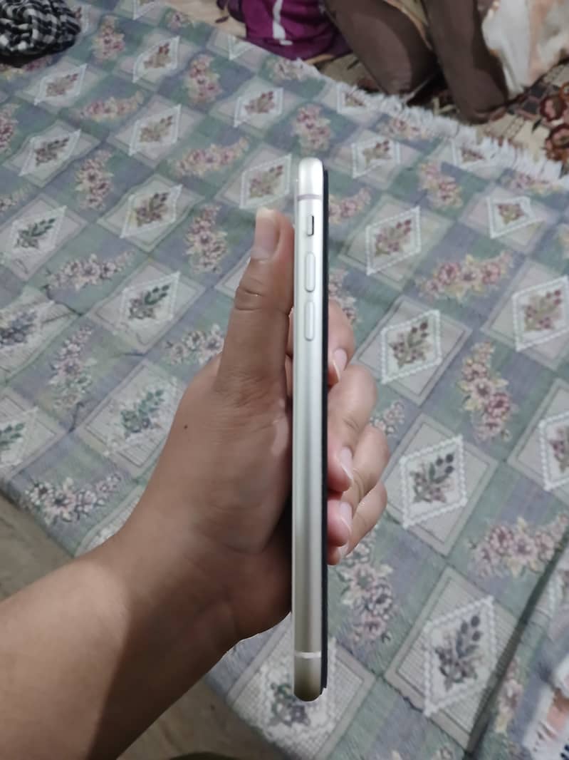 Apple iPhone 11 2
