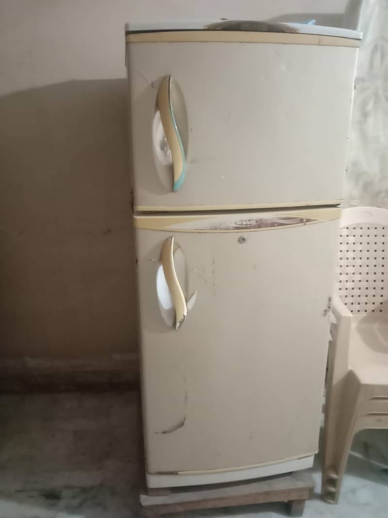 Waves Fridge Old Model (Medium) 0