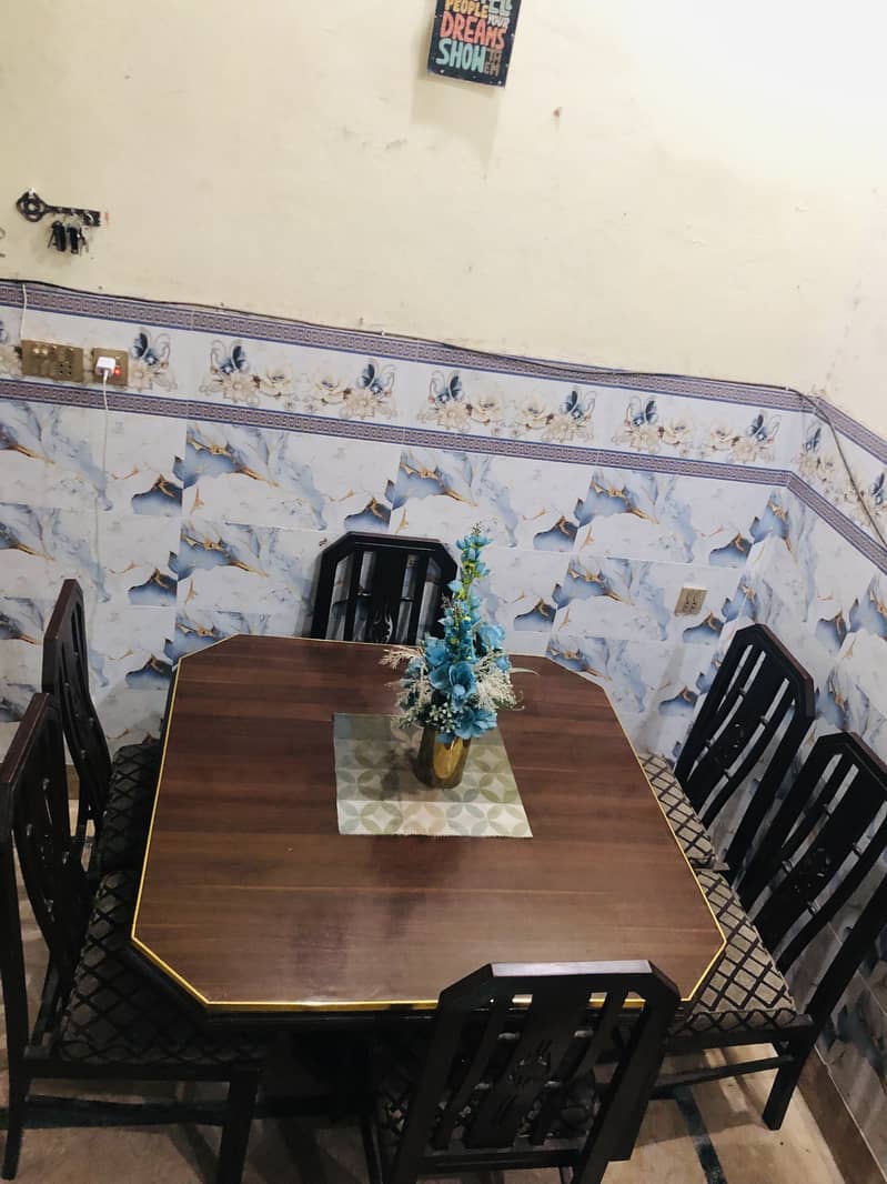 Dining Table & Chairs 4